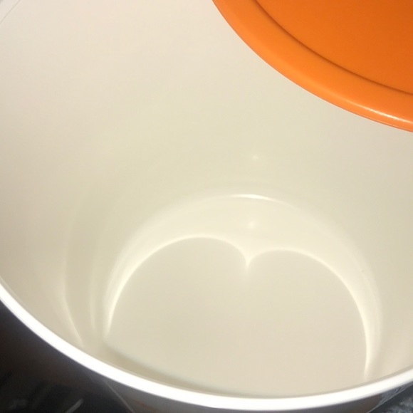 Tupperware 💜💛💖 - Picture 2 of 3